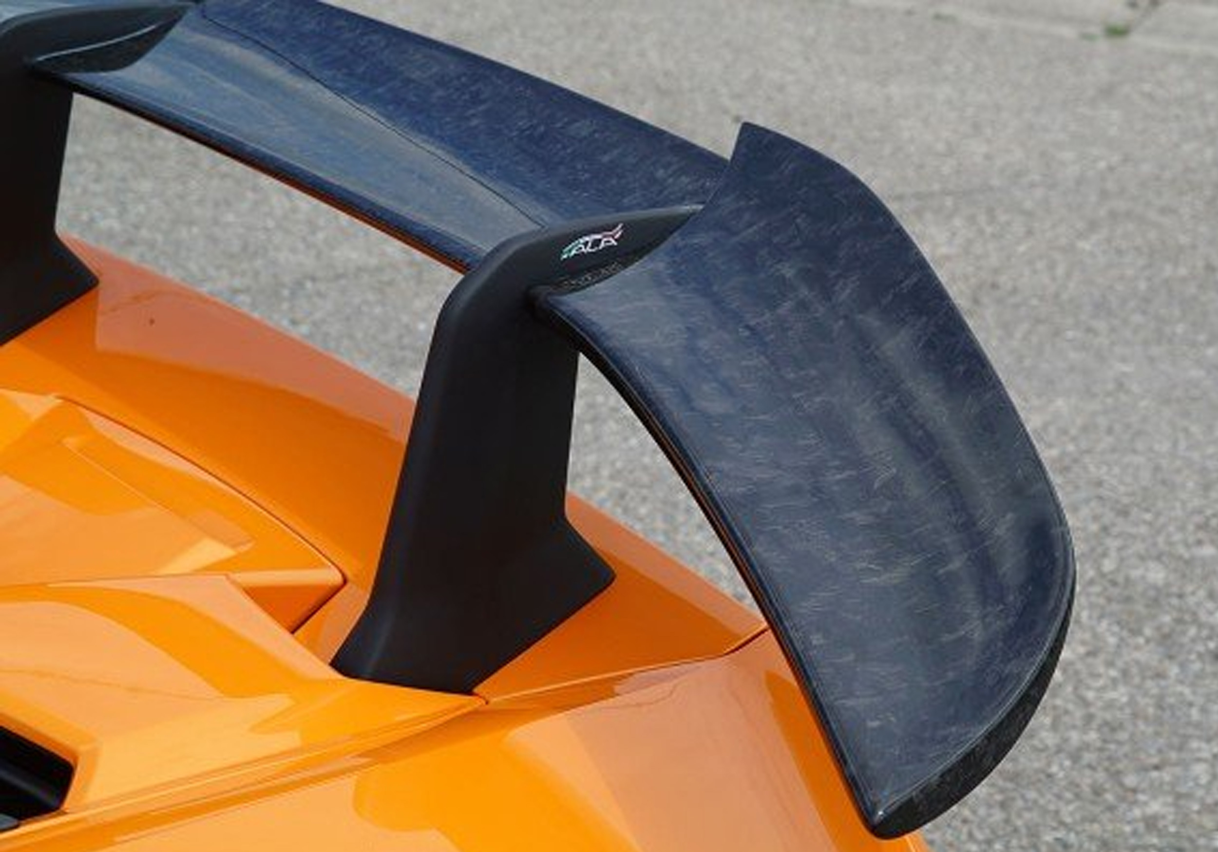 Lamborghini Performante Forged Carbon Fiber Spoiler Add On - Gericia  International Ltd. UK